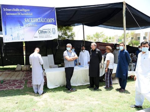 Instead of using the designated areas to sacrifice animals during Eid Al Adha, residents of Karachi disregarded directives of the Sindh government by carrying out the ritual wherever they wished.