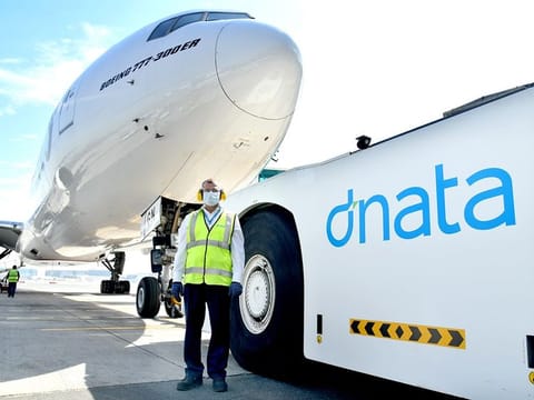 Dubz, dnata’s technology and logistics company, has partnered with Emirates and is now offering home check-in services to the Dubai-based airline’s passengers.