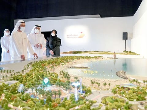 Sheikh Mohammed inspects a scale model of the project.