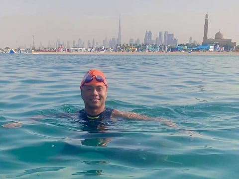 Dubai based Filipino expat Paolo Mangilinan aiming to swim 10km daily for 30 days as part of Dubai Fitness Challenge.