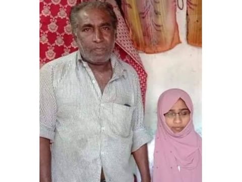 Hina Mohammadi Begum, a 20-year-old girl living in sheer poverty in Hyderabad and the daughter of an auto rickshaw driver has secured a seat at Shadan Medical College.