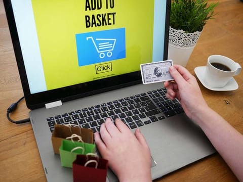 Avoid the risks of having multiple ‘buy now, pay later’ loans, experts explain why.