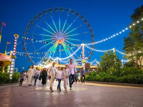 KHDA has announced on Sunday that all school teachers and staff in Dubai to receive free annual passes to Dubai Parks & Resorts.