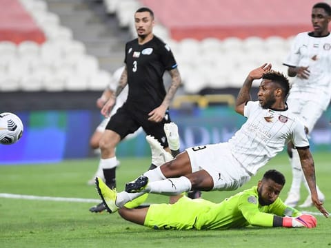 Al Jazira and Baniyas played out a thrilling 3-3 draw, which saw the 'Pride of Abu Dhabi' and Sharjah Club perched jointly on top of the league.