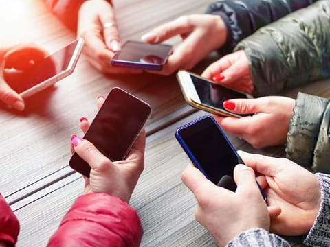 Who's ready for an upgrade? This Eid holidays, UAE tech retailers are hoping enough shoppers will be convinced about trading up. And there are some hefty discounts and trade-in options available.
