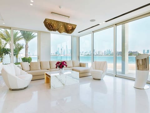 It's all happening on the Palm Jumeirah, which gets another Dh100 million or more villa. The latest is the Villa Aurum on Frond M.