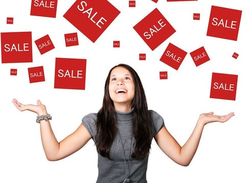 All set to hit the 'buy' button... Ramadan promotions are coming and noon is off to an aggressive start with 75% off on groceries and household items.