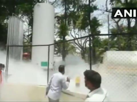 Oxygen leaks from a tanker in Nashik, Maharashtra, on Wednesday, April 21, 2021. The leak caused oxygen to be shut off to patients on ventilators in Dr Zakir Hussain Hospital, leading to deaths.