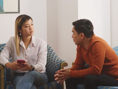 A loving wife hopes to support her husband's aspirations of moving to Australia from the UAE and studying to become a geologist. Can Blessica and Vergel realise their dreams after all?