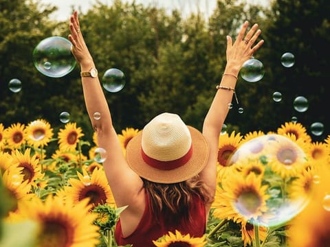 We aspire a world full of joy, kindness, care and positive words