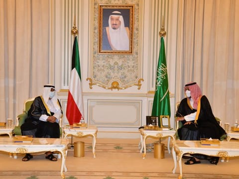 The two leaders discussed bilateral relations between their two countries and reviewed regional and international developments.