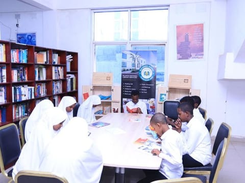 Under the joint project, Kalimat Foundation will deliver 15 libraries, each containing 100 Arabic language books.