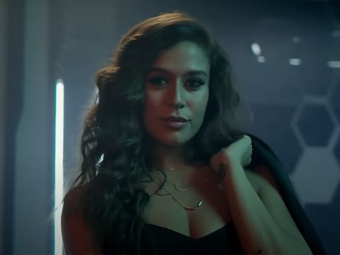Krishna Shroff in the ‘Kinni Kinni Vaari’ music video.