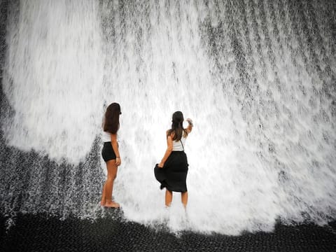 Located in the Jubilee Park and in close proximity to Al Wasl Plaza, the Expo 2020 Water Feature is half the size of a football field