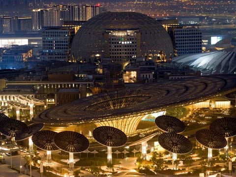 Expo 2020 Dubai has placed the health and safety of visitors and its staff at the heart of the event with everything from thermal cameras and sanitisation stations, to the mandatory wearing of facemasks, and stringent social distancing regulations.