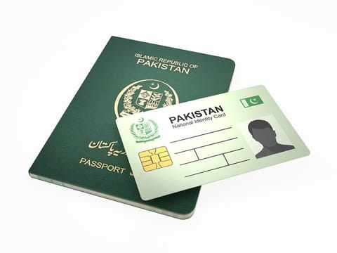 Pakistan starts processes of cancelling passports of thousands of citizens deported from abroad