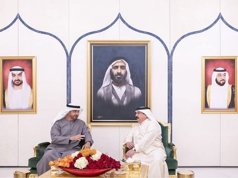 Sheikh Mohamed bin Zayed Al Nahyan is received by King Hamad bin Isa Al Khalifa, King of Bahrain.