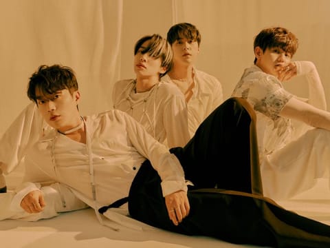 K-Pop group Highlight.