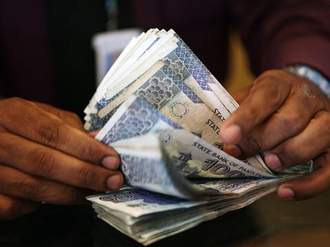 The fresh inflows, along with $5.34 billion held by local commercial banks, took Pakistan’s total foreign exchange reserves to $14.1 billion, the central bank said.