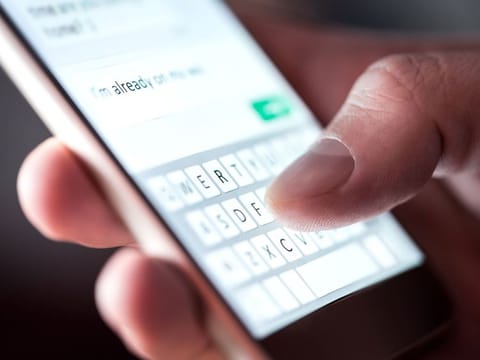 Select, send - With these new fintech solutions in the UAE, you don't need to share complex bank details, carry physical cash around or wait for an interbank transfer for local money transactions. All you need to do is register using your Emirates ID and proof of address