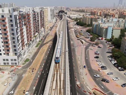 The initial operation phase of Route 2020 will cover four stations, namely: Jebel Ali (interchange station), The Gardens, Discovery Gardens and Al Furjan Stations.