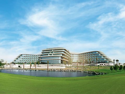 The JA Lake View Hotel in Dubai