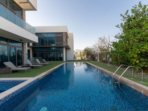 The number of homes available for sale in Dubai’s prime residential markets – Emirates Hills, Jumeirah Bay Island, Jumeirah Islands and The Palm Jumeirah – has fallen by 47 per cent over the last 12 months. Here's why..