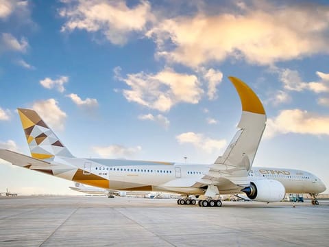 Four super-jumbos will operate between Abu Dhabi and London.