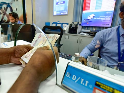 Planning on remitting Indian rupee, Pakistan rupee or Philippine peso? Here’s how you can take advantage of remittance-beneficial rates and when.