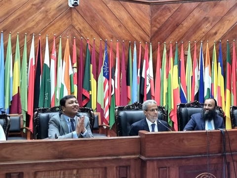The coordinator general COMSTECH Prof. Dr Iqbal Choudhary and Ambassador of Yemen Mohammed Motahar Alashabi at the launch of fellowships for Yemeni students and professionals by COMSTECH in Islamabad on June 13, 2022.
