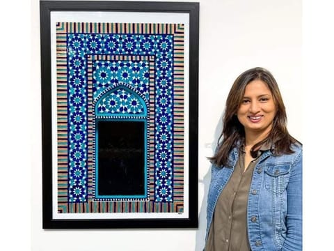 Samra’s artworks not only redefine traditional eastern art but also depict her feelings about her own culture.