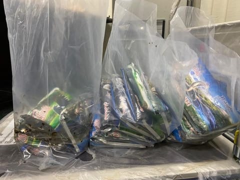 Upon closely examining the tyre, narcotic substances were found concealed in 28 plastic bags, weighing 29.3kg.