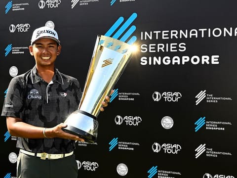 Champion Nitithorn Thippong with the International Series Singapore Trophy.