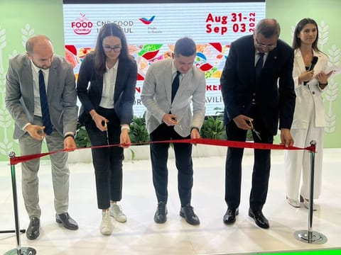 The opening of the Russian exposition was attended by Andrey Buravov - Consul General of Russia in Istanbul; Artur Leontiev - Head of the Istanbul branch of the Trade Mission; and Elena Chepilchenko - representative of the Ministry of Agriculture of Russia in Turkey.