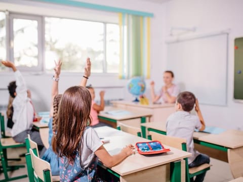 Doctors said students are likely to catch a cold, allergies, rashes or other symptoms of a flu during this time of the year, especially when they are young. So necessary preventive care must be taken.