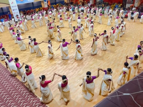 Watch: 102 Indian expat women perform Kerala’s Thiruvathira dance in Abu Dhabi