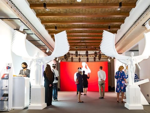 A phygital exhibition at Art Dubai 2022.