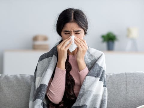 The most efficient way to protect oneself from the flu is through vaccination, say doctors.
