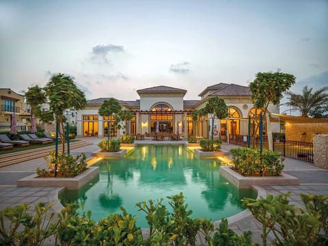 Freehold villa ownership in a gated community in Mirdif?