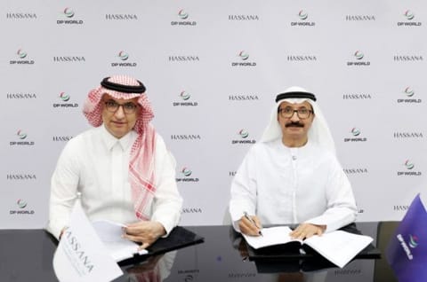 Saad bin Abdulmohsen Al-Fadly, CEO of Hassana Investment Company and Sultan Ahmed Bin Sulayem, Group Chairman and CEO of DP World.