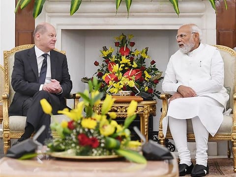 Indias Prime Minister Narendra Modi (R) meeting with German Chancellor Olaf Scholz in New Delhi.