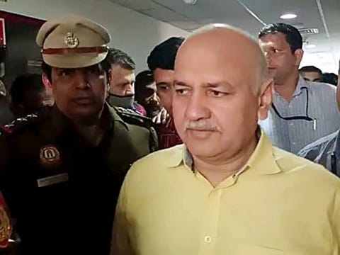 CBI brings Delhi Deputy Chief Minister Manish Sisodia to Rouse Avenue Court, in New Delhi on Monday, Feb 28, 2023.