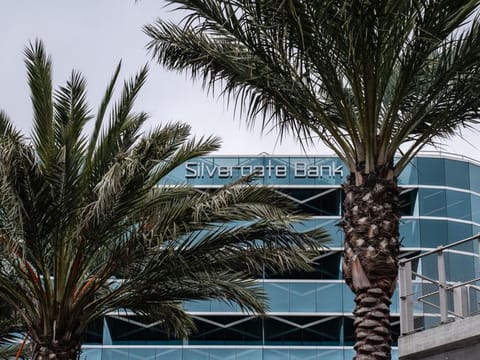 Silvergate Capital Corp. shares slumped on news that US prosecutors are looking into the banks dealings with fallen crypto giants FTX and Alameda Research.
