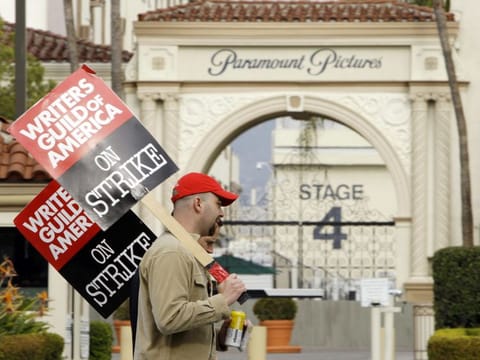 The settlement comes on the heels of a $122.5 million accord reached with Viacom investors that was made public in May.