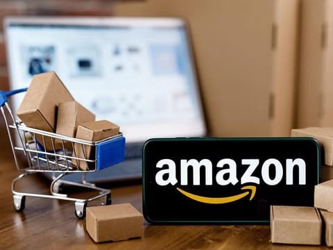 Now, facing increased competition from Shopify Inc. and other sellers of sophisticated e-commerce software, Amazon has sought to extend its reach to other corners of the internet.