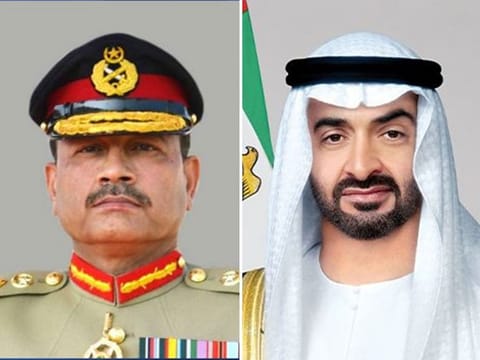 Sheikh Mohamed (R) and General Munir (L)