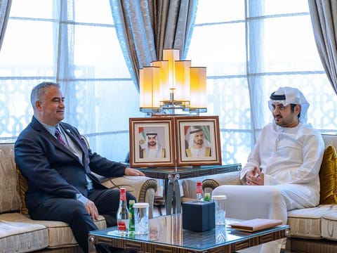 Sheikh Maktoum bin Mohammed bin Rashid Al Maktoum (right) and Dr Martin Kuper