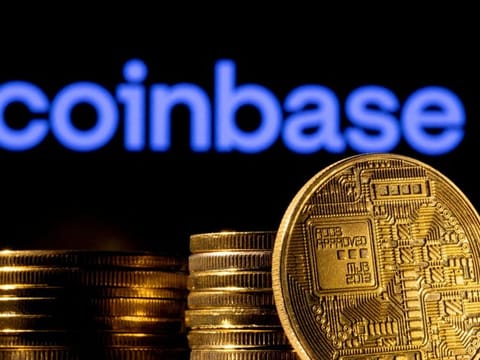 Duong listed a range of potential use cases that combine both of the technologies.