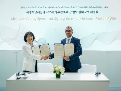 Sheikh Fahim Al Qasimi, Chairman of DGR and Lee Hai Young, President of KSIF, during the signing of MoU in the presence of senior officials, cultural luminaries and media personalities at the Seoul Book Fair