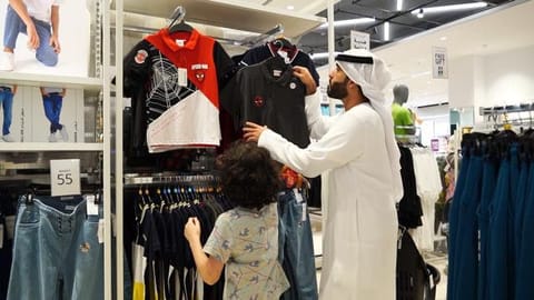 Children from low-income families were given a treat through the “Their Joy is Eid”, a joint initiative of the General Directorate of Residency and Foreigners Affairs in Dubai (GDRFA) and the Big Heart Foundation, on the occasion of Eid Al-Adha.